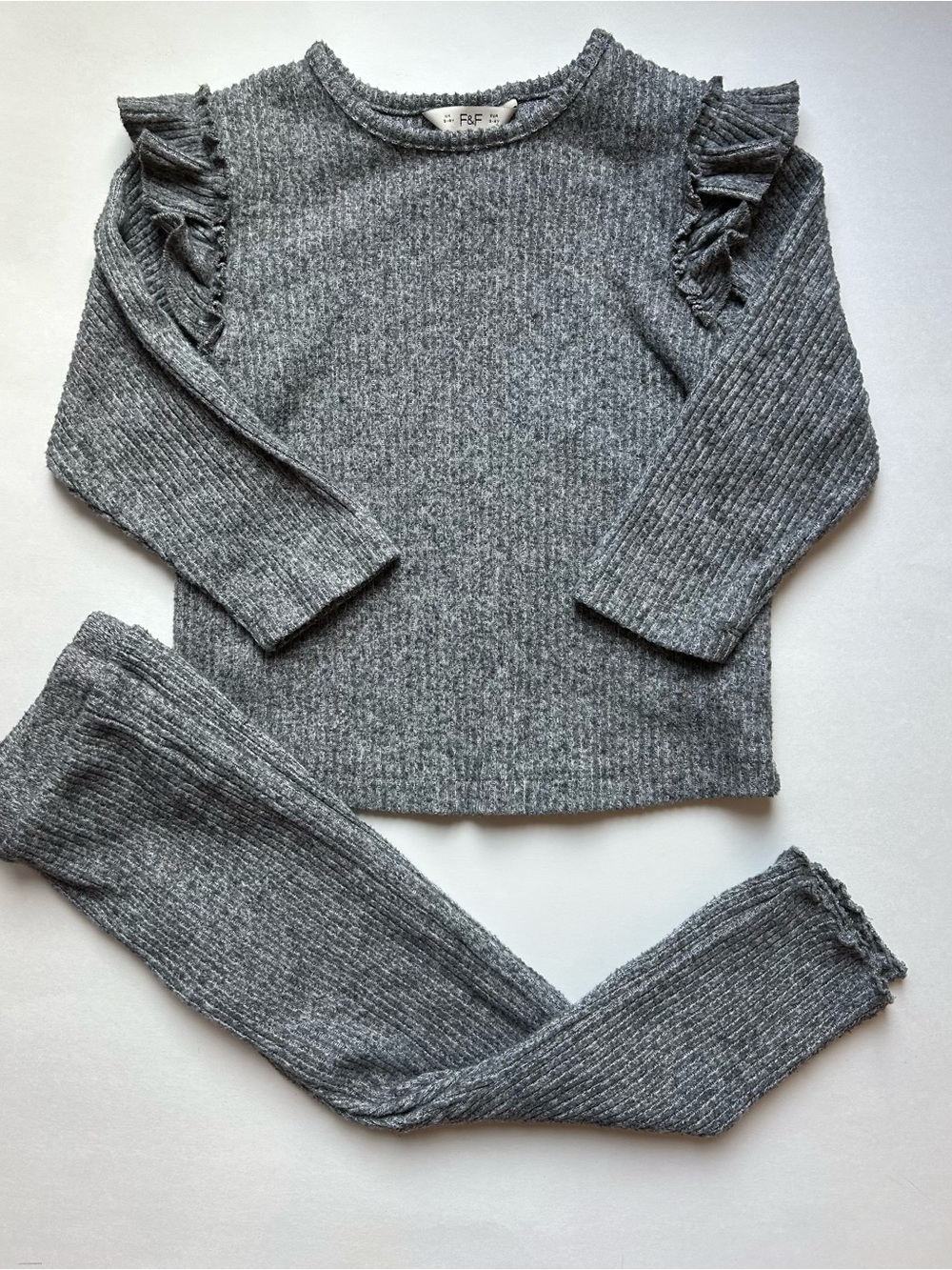 F&F Girls' Gray Ruffle Knit Set